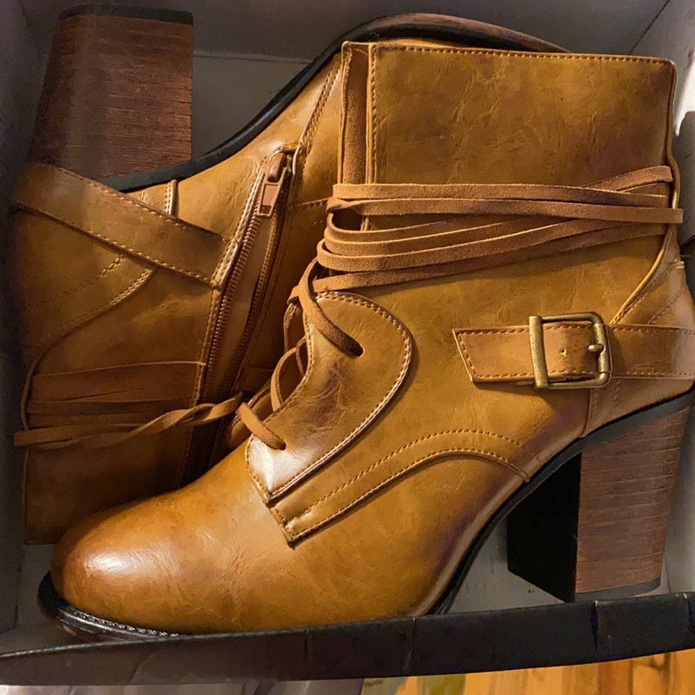 Brown dress 🥾 boot size 11M